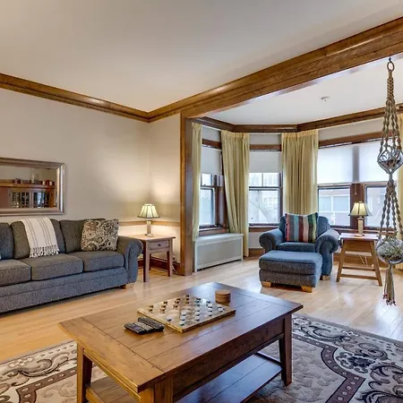 Lovely Near Loyola - Enjoy The Wonderful Outdoor Space And Sun Room - Room For The Whole Crew Apts